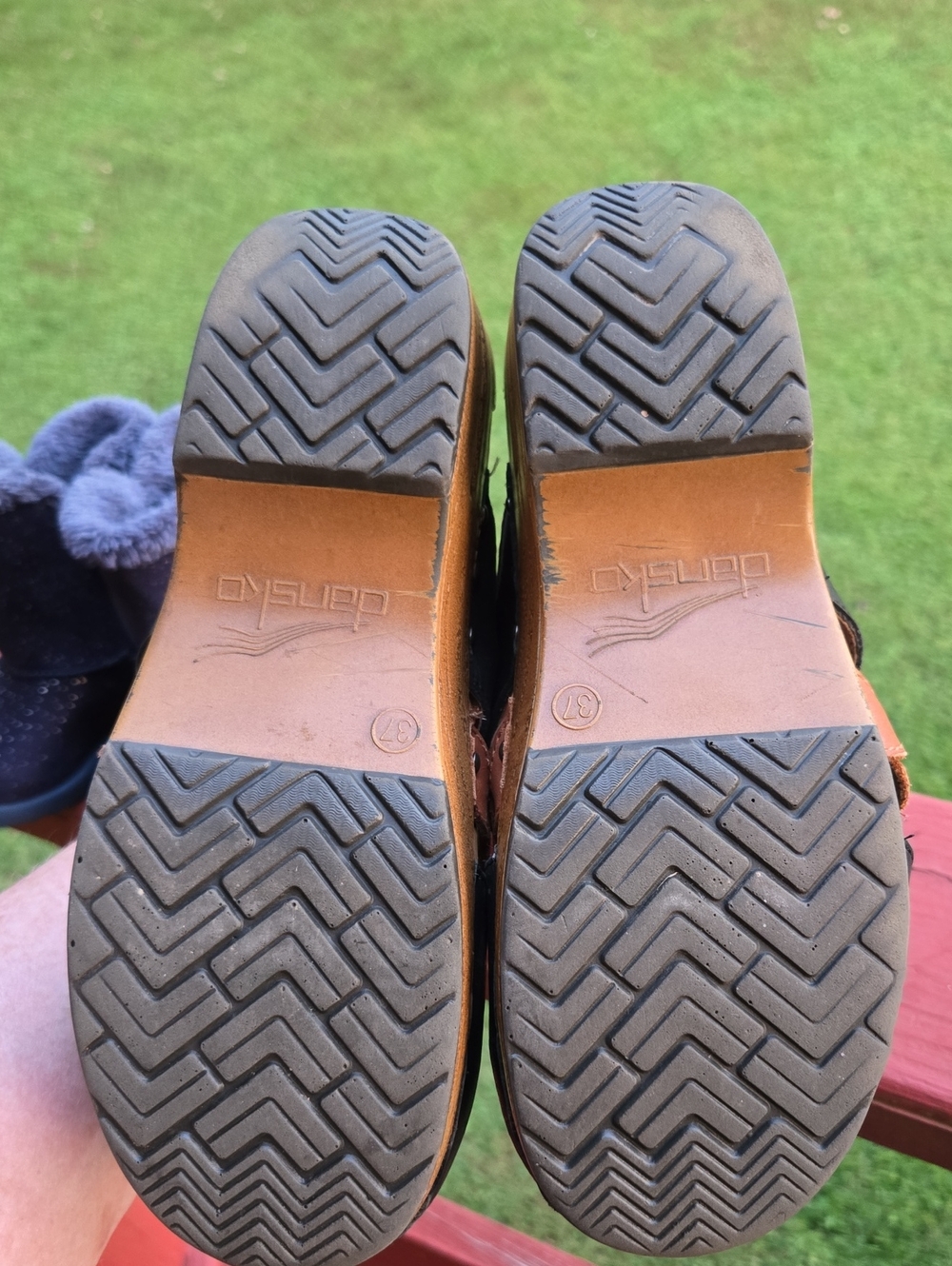 Dansko Wmn Black Leather Slip-On Clogs with Tan Braided Strap Metal Accent Sz 37 - Picture 4 of 7